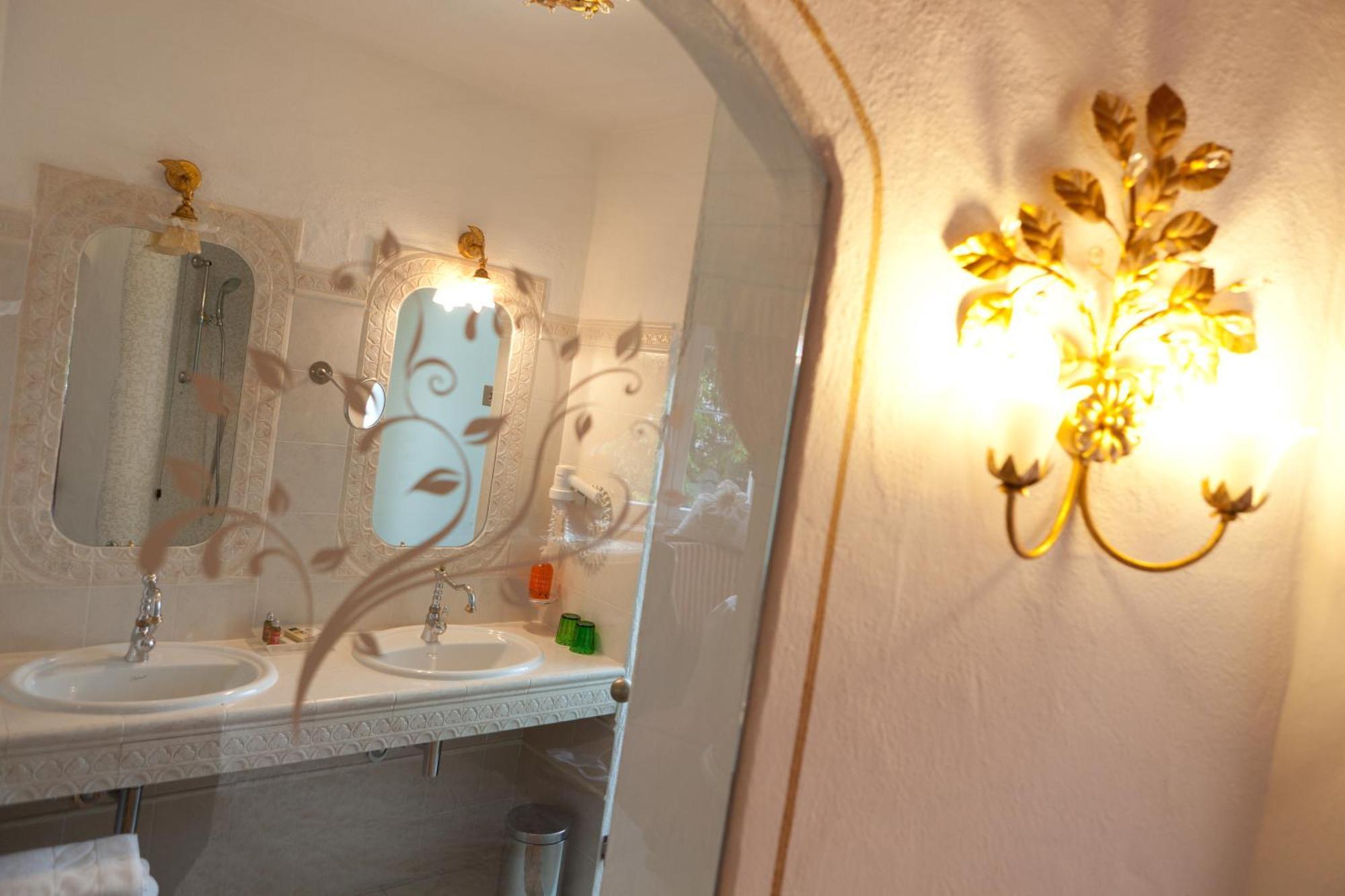 Nature Wellness Hotel Renato Vigo di Fassa Esterno foto