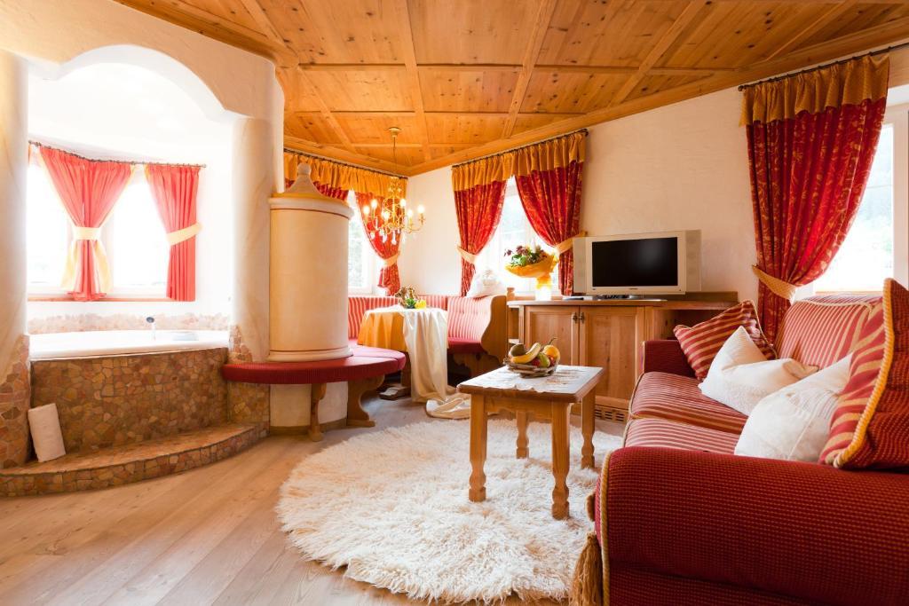Nature Wellness Hotel Renato Vigo di Fassa Esterno foto